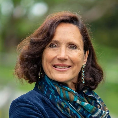 Sandrine Dixon close